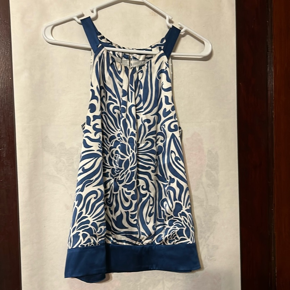 Ann Taylor 100% silk blue & white print tank, Sz 2